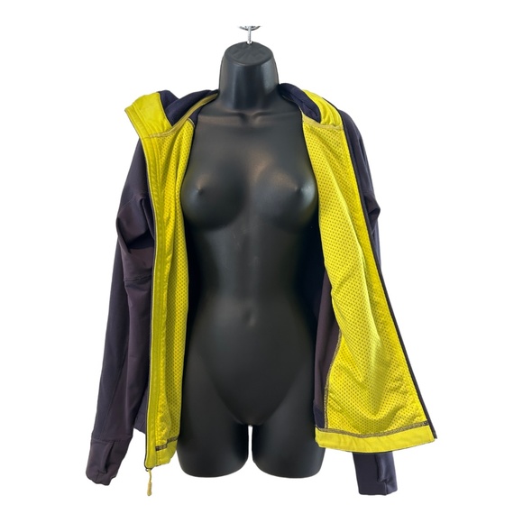 The North Face Jacket - Picture 3 of 4